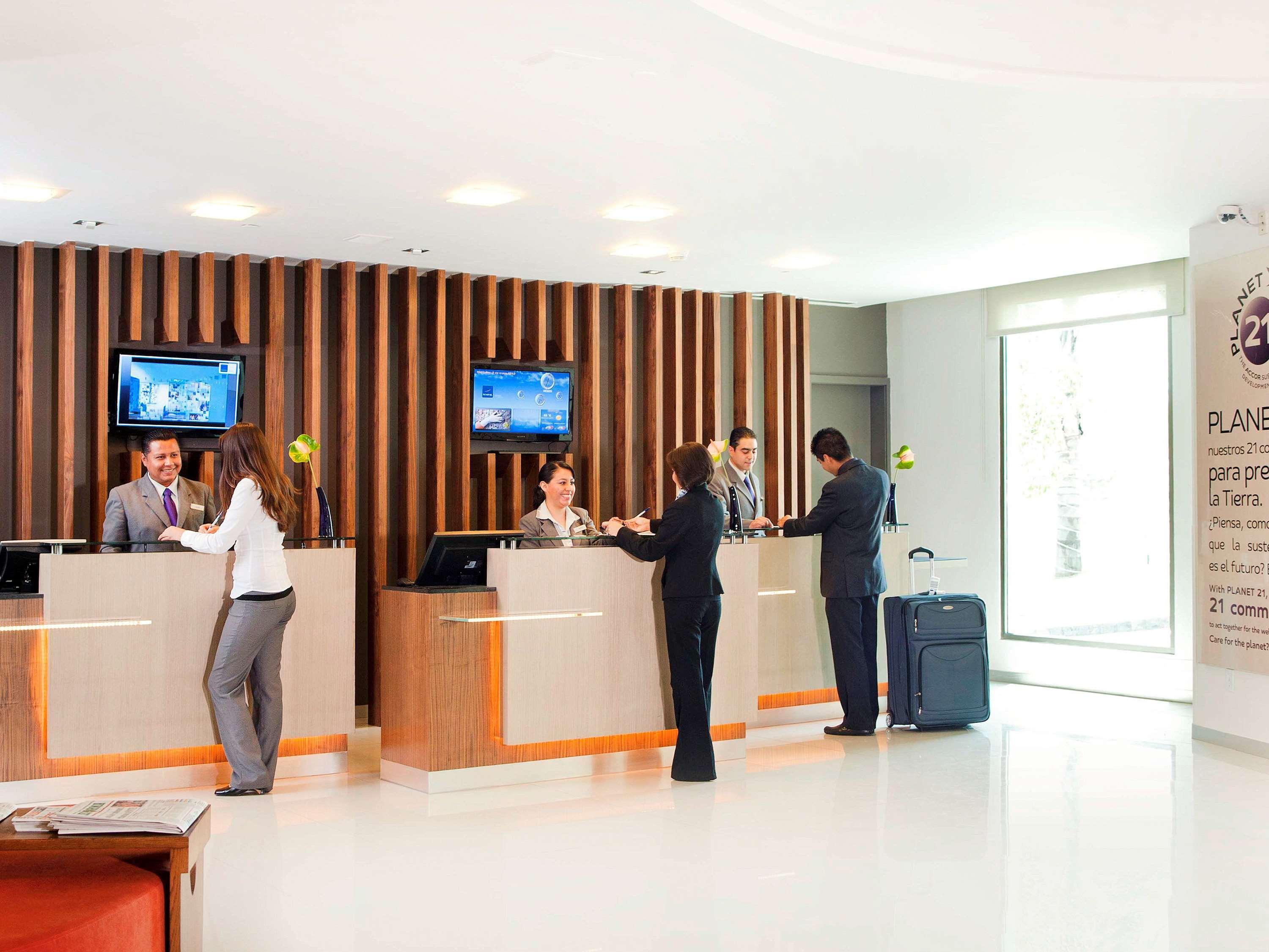 Novotel Mexico City Santa Fe Buitenkant foto